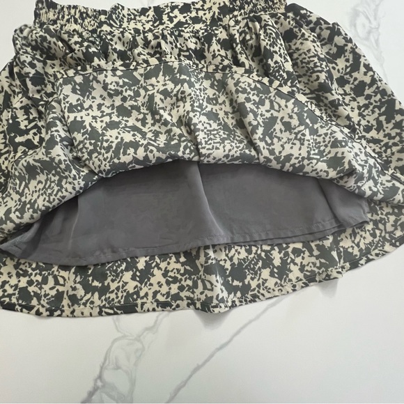 SOUND & MATTER lightweight mini skirt with pockets size medium - Picture 5 of 7